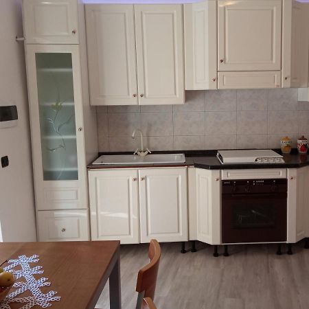 Appartement Entire flat, independent entrance, 20 mins to BGY - Bergamo Milan airport à Nembro Extérieur photo
