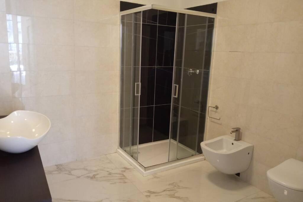 Appartement Entire flat, independent entrance, 20 mins to BGY - Bergamo Milan airport à Nembro Extérieur photo